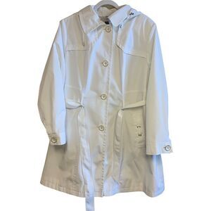 trench coat with belt and hood. Gallery size 1x  Off white/ ivory